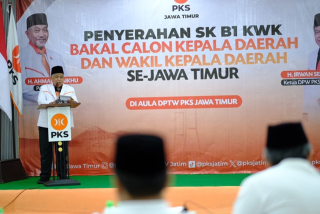 PKS Jatim Sukses Serahkan SK B KWK kepada 38 Pasangan Cakada