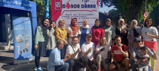 Aksi Sosial Baksos'e Suroboyo dan Bank BJb Gelar Donor Darah dan UMKM di Taman Bungkul