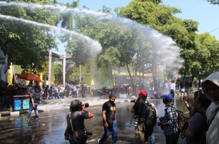 Antisipasi Unjuk Rasa, Kodim 0830/Surabaya Utara Bersinergi Dengan Polri Melaksanakan Sispamkota
