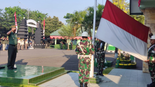 Kepala Staf Kodim 0830/Surabaya Utara Pimpin Upacara Bendera