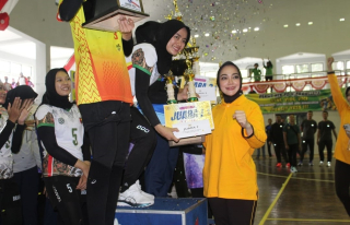 Semangat Kebersamaan: Kodim 0830/Surabaya Utara Dukung Pertandingan Voli Antar Istri TNI