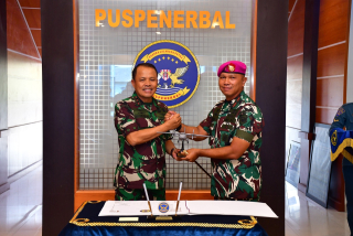 Komandan Puspenerbal Terima Courtesy Call Komandan Pasmar 2 Surabaya