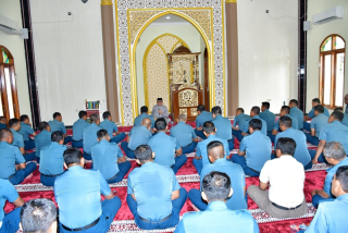 Dalami Ajaran Islam, Prajurit Muslim Mako Puspenerbal Ikuti Kausri Agama
