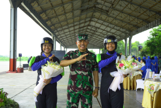 Ditutup Wakasal, Komandan Puspenerbal Hadiri Wing Day Penyematan Brevet Free Fall 30 Prajurit Kowal