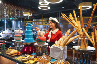 Grand Swiss-Belhotel Darmo Suguhkan Nuansa Alpen untuk Natal dan Tahun Baru