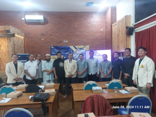 Bukan Sekedar Teori, Pelatihan Dosen FEB UWKS Bantu UMKM Praktik Langsung Kelola Keuangan!