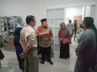 Komisi D DPRD Surabaya Sidak Layanan Puskesmas 24 Jam, Ini Catatan Johari Mustawan