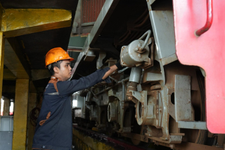 KAI Daop 8 Surabaya Siap Operasikan 57 Perjalanan KA untuk Angkutan Lebaran 2025