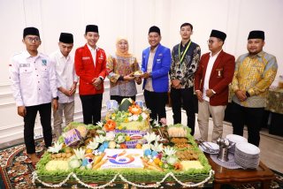 Tumpengan Bareng Cipayung Plus, Gubernur Khofifah Ajak Satu Padu Bersinergi Bangun Jawa Timur