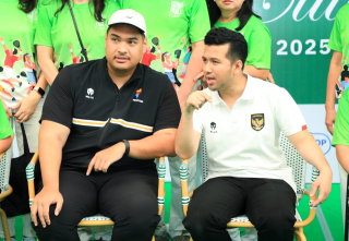 Menpora Dito Didampingi Wagub Emil Resmikan Graha Padel Club Surabaya