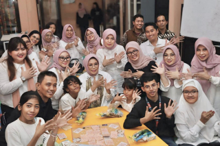 Tingkatkan Kemandirian Penyandang Disabilitas, DWP Kemensos Salurkan ATENSI di RAP Surabaya