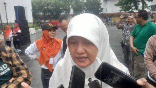 Hj. Reni Astuti Puji Buku 'Menjadi Cahaya': Inspirasi untuk Perempuan dan Keluarga