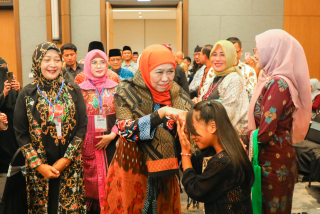 Kualitas SDM Tingkat Dahsyat, Gubernur Khofifah Apresiasi Masyarakat Asal Jatim di NTB