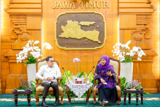 Gubernur Khofifah Komitmen Tingkatkan Kualitas PMI Profesional dan Prosedural
