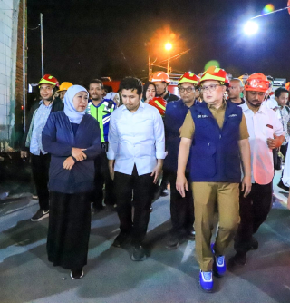 Gubernur Khofifah : Maksimalkan  Evakuasi Korban Ambruknya Musholla  Ponpes Al-Khoziny Sampai Tuntas