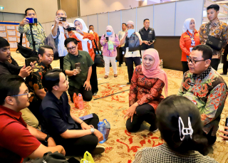 Wujudkan Akses Kerja Setara untuk Semua, Gubernur Khofifah Resmi Buka Job Fair Inklusif 2025