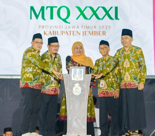 Memancarkan Cahaya Al-Qur'an, Gubernur Khofifah Resmi Buka MTQ Jatim XXXI