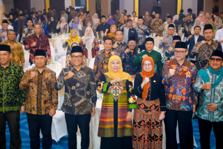 Tutup FESyar Regional Jawa 2025, Khofifah Ajak Bupati/Wali Kota Perkuat Sinergi Hadirkan Zona KHAS