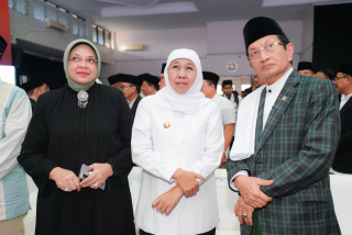 Hadiri Ithlaq Hari Santri Nasional, Gubernur Khofifah Ajak Santri Jaga Persatuan Bangsa