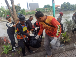 Terseret Arus, Pria 69 Tahun Ditemukan Tewas di Pintu Air Wonokromo