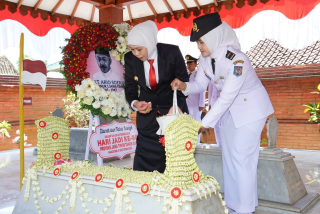 Gubernur Khofifah: Semangat Juang RMTA Soerjo Wajib Diteladani Anak Muda