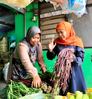 Tinjau Pasar Plaosan Magetan, Gubernur Khofifah: Jadi Pusat Agrobisnis dan Penggerak Ekonomi Madiun Raya