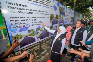 Gubernur Khofifah Resmikan Rehabilitasi Jalan Poros Miru-Jugo Lamongan