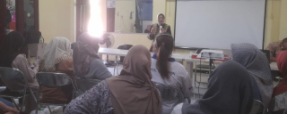 Unesa Ciptakan Peluang Usaha Batik Ecoprint bagi Ibu-ibu PKK Magetan