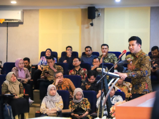 Wagub Emil Tegaskan Keberlanjutan Daya Saing Industri Bertumpu pada Praktisi Teknik Industri