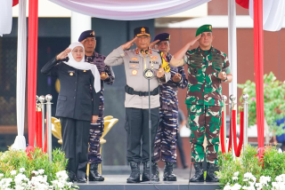Khofifah Hadiri Apel Operasi Lilin Semeru, Sinergi TNI-Polri Jadi Kunci Pengamanan Nataru