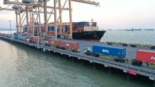 Arus Peti Kemas TPS Desember 2025 Tetap Tumbuh