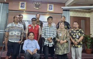 Tak Jelas Alasan Kontrak Diputus, Nasib Pekerja Difabel Alfamart Blitar Jadi Sorotan