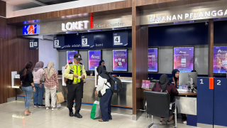 KAI Daop 8 Surabaya Pastikan Keamanan Perjalanan, Tiket Long Weekend Laris Manis