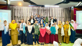 Rayakan Hari Bumi, Mercure Surabaya Grand Mirama Edukasi 100 Pelajar Lewat Workshop Kreatif