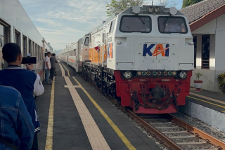 Libur Panjang Mei 2026, Commuter Line Surabaya Diserbu Penumpang