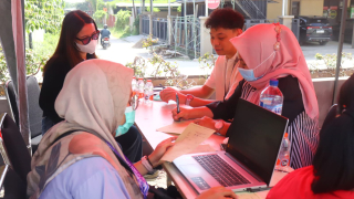 AWS dan Puskesmas Mulyorejo Hadirkan Layanan Kesehatan Gratis untuk Warga Surabaya