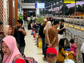 Momentum Libur Panjang, 156 Ribu Lebih Warga Gunakan Commuter Line Surabaya