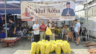 Cak Yebe Tebar Kepedulian Lewat 21 Sapi dan 20 Kambing di Momen Iduladha