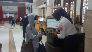 8,5 Juta Orang Naik KRL Surabaya Semester 1 2026, Stasiun Gubeng Pecah Rekor 1 Juta Penumpang
