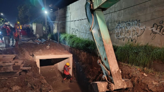 Pembangunan Drainase dan Peninggian Jalan Surabaya Ditargetkan Rampung November