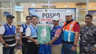 Pelindo dan KSOP Tanjung Perak Kirim Bantuan untuk Korban Gempa NTT