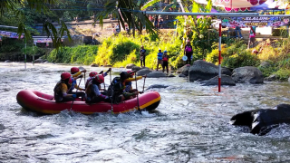 8 Emas Dikantongi, Jatim Puncaki Kejurnas Arung Jeram 2026