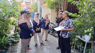 Pelindo Ajak Warga Tanjung Perak Jaga Lingkungan Lewat Lomba Menghias Kampung