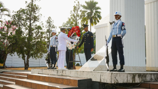 Peringati HUT ke-81 TNI, Wadan Kodaeral IX Pimpin Ziarah di TMP Kapahaha Tantui