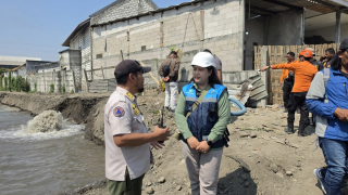 Semburan Air di Dupak Surabaya Berasal dari Pipa Petrokimia Gresik