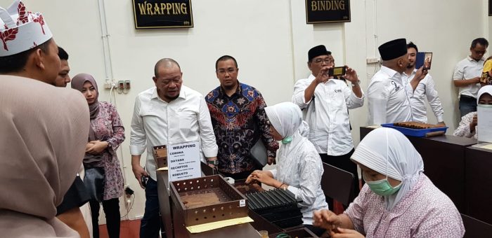 Resmikan Pabrik Cerutu, La Nyalla Minta Daerah Kompak Tingkatkan Kemudahan Berusaha