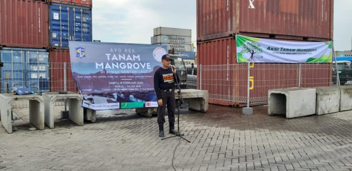 Camat Asemrowo Ajak Warga Surabaya Lestarikan Lingkungan Dengan Tanam Mangrove
