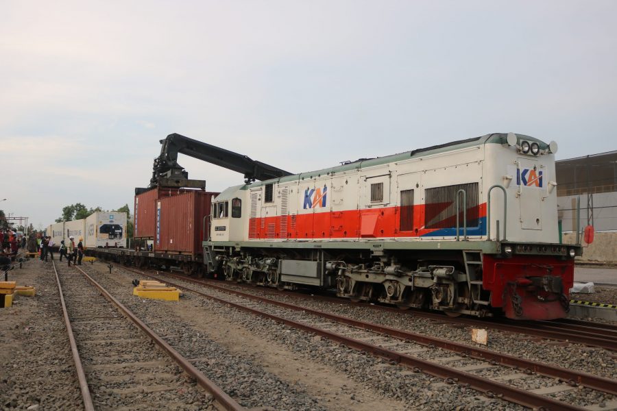 Hari ini, PT KAI Operasikan Kereta Api Barang Dari Stasiun Indro Gresik ke Jakarta