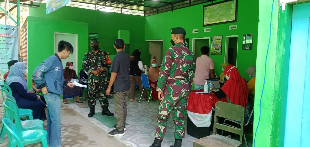 Secara Simbolis Forpimda Berikan Bantuan Tunai untuk Perwakilan Pedagang Kali Lima dan Warung di Aula Makodim