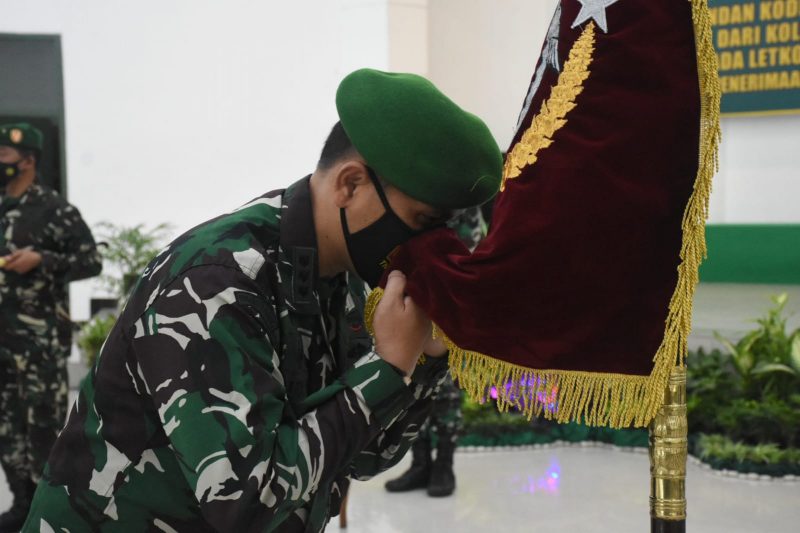 Danrem 084/BJ Pimpin langsung Sertijab Dandim 0832/Surabaya Selatan
